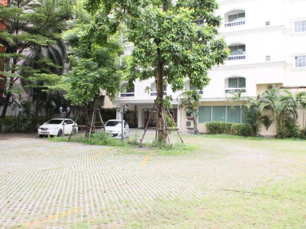Romance Hotel Srinakarin Bangkok Exterior photo
