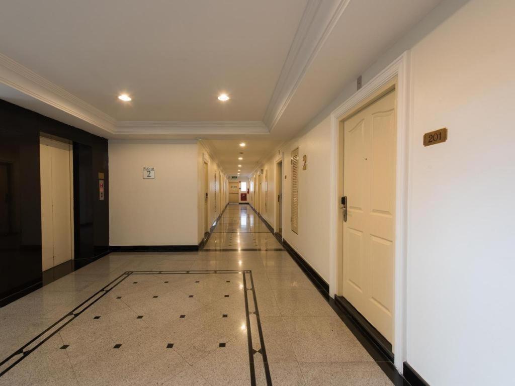 Romance Hotel Srinakarin Bangkok Exterior photo