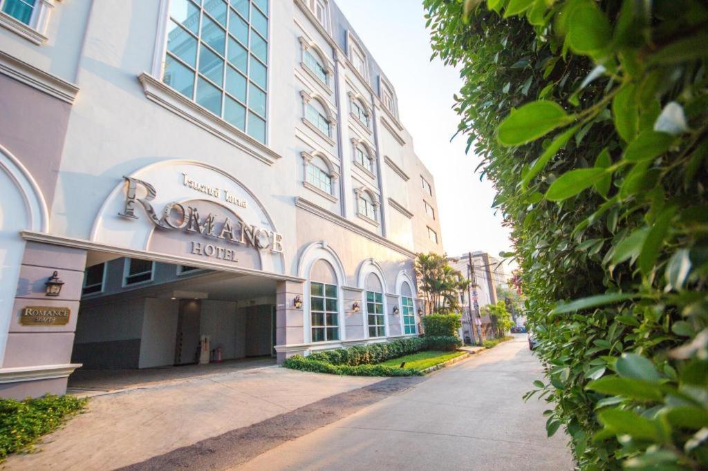 Romance Hotel Srinakarin Bangkok Exterior photo